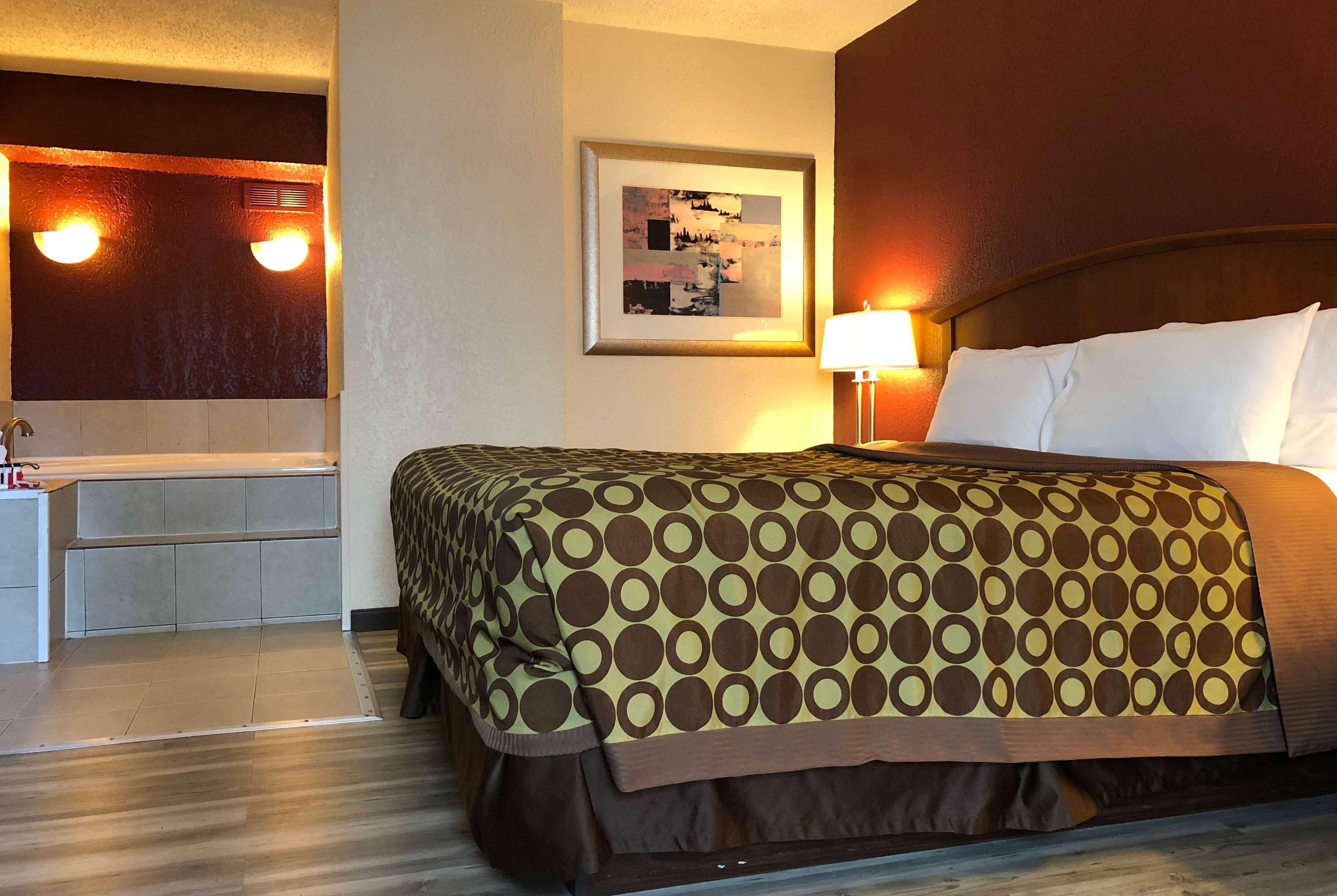 Ramada By Wyndham Harrisonburg Motel Luaran gambar