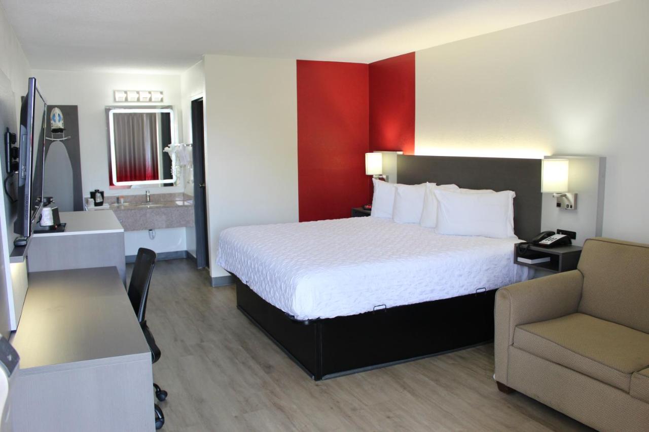 Ramada By Wyndham Harrisonburg Motel Luaran gambar