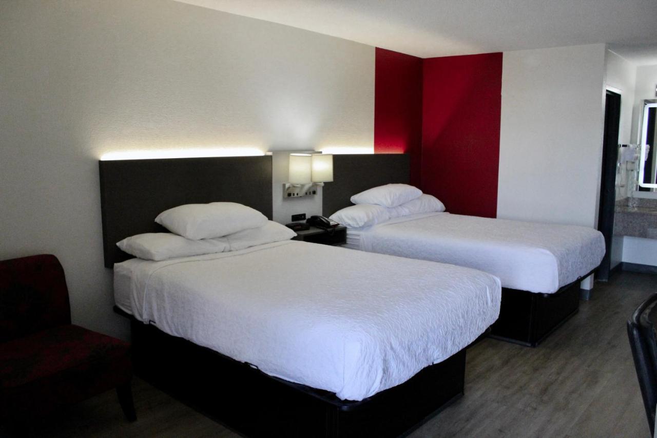 Ramada By Wyndham Harrisonburg Motel Luaran gambar