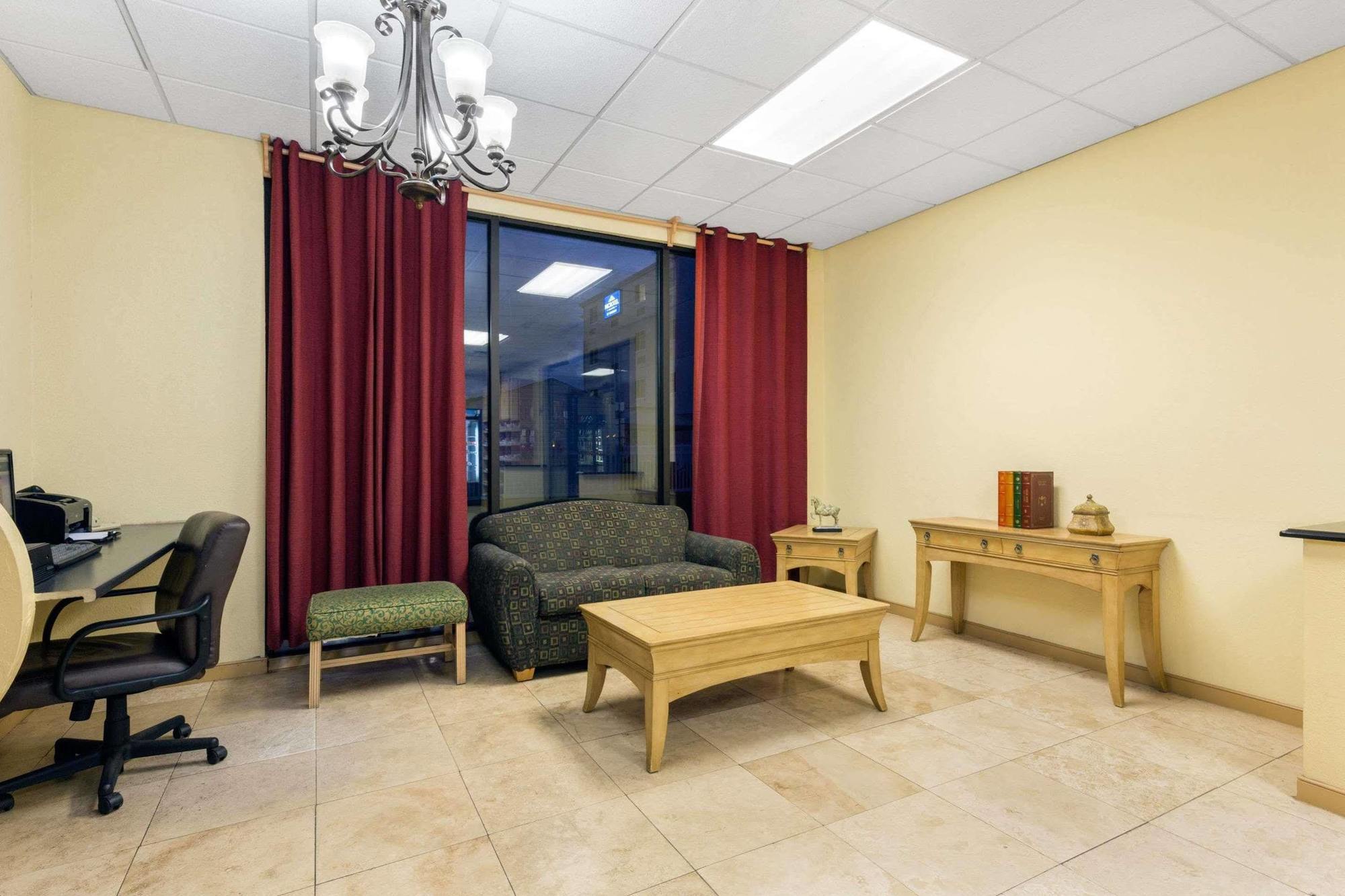 Ramada By Wyndham Harrisonburg Motel Luaran gambar