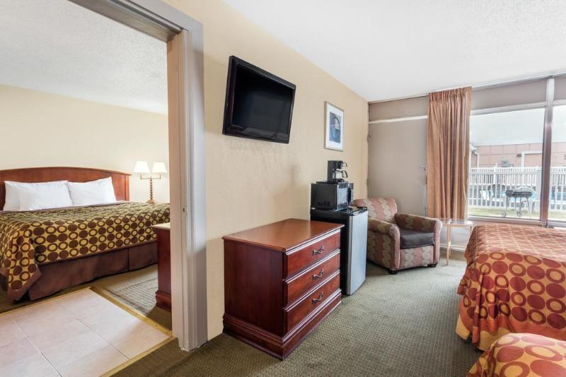 Ramada By Wyndham Harrisonburg Motel Luaran gambar